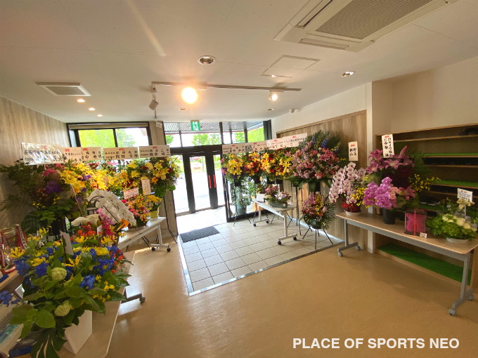 札幌レンタルテニスコート PLACE OF SPORTS NEO 2020年6月7日オープン　お祝い　花